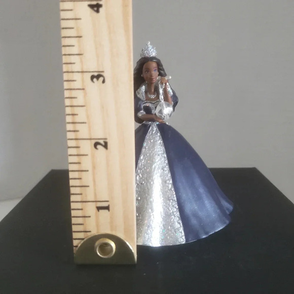 1999 Hallmark Barbie  Millennium Princess Keepsake Tree Ornament. - Picture 6 of 6